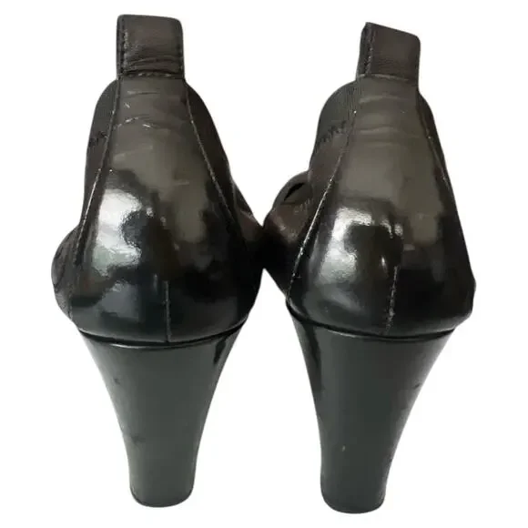 Chanel Black Interlocking CC Logo Leather Pumps, IT38/US8 - Picture 3 of 8